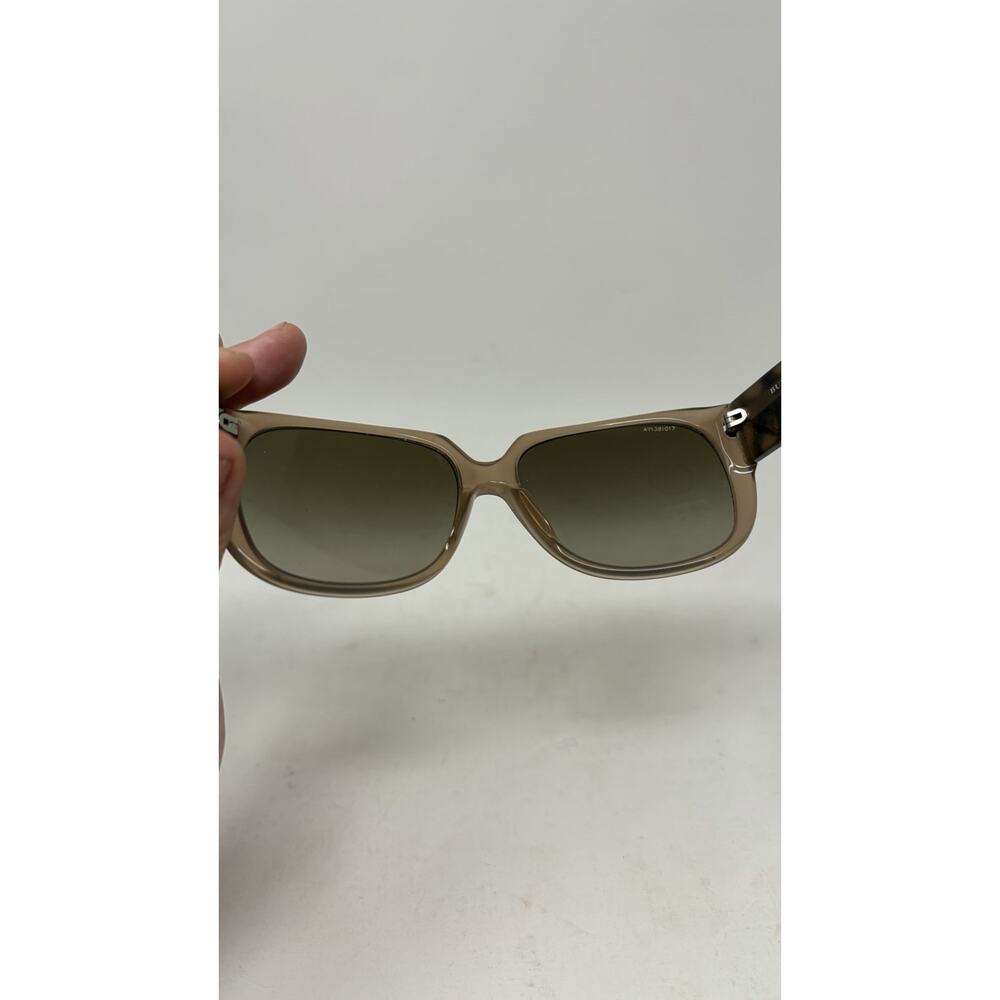 Burberry B 4096 Beige with Heart Stud Detail Women's Sunglasses Y2K - Picture 8 of 10